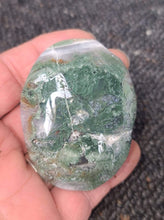 Load image into Gallery viewer, Moss Agate Palmstone
